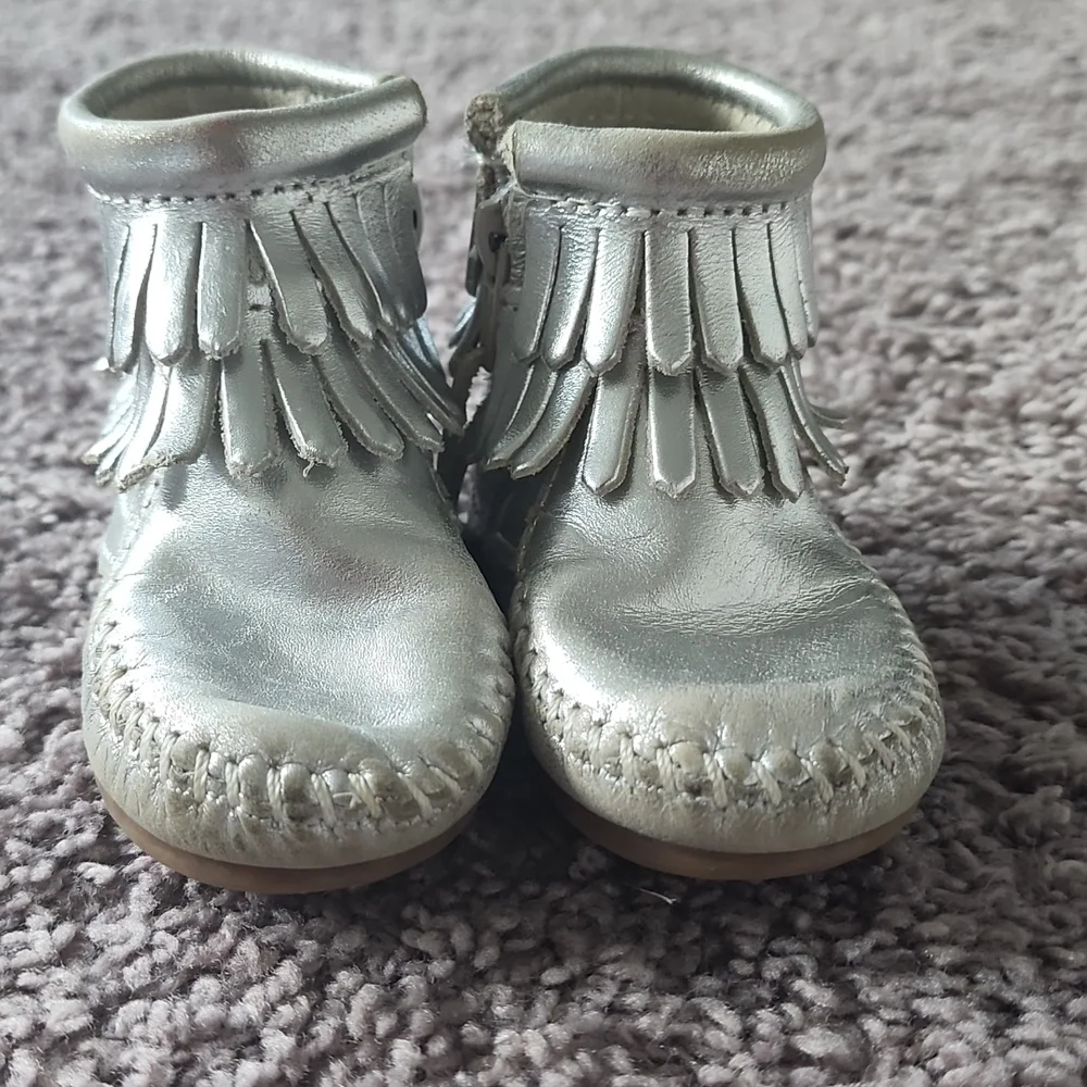 Minnetonka silver metallic fringe booties-4
